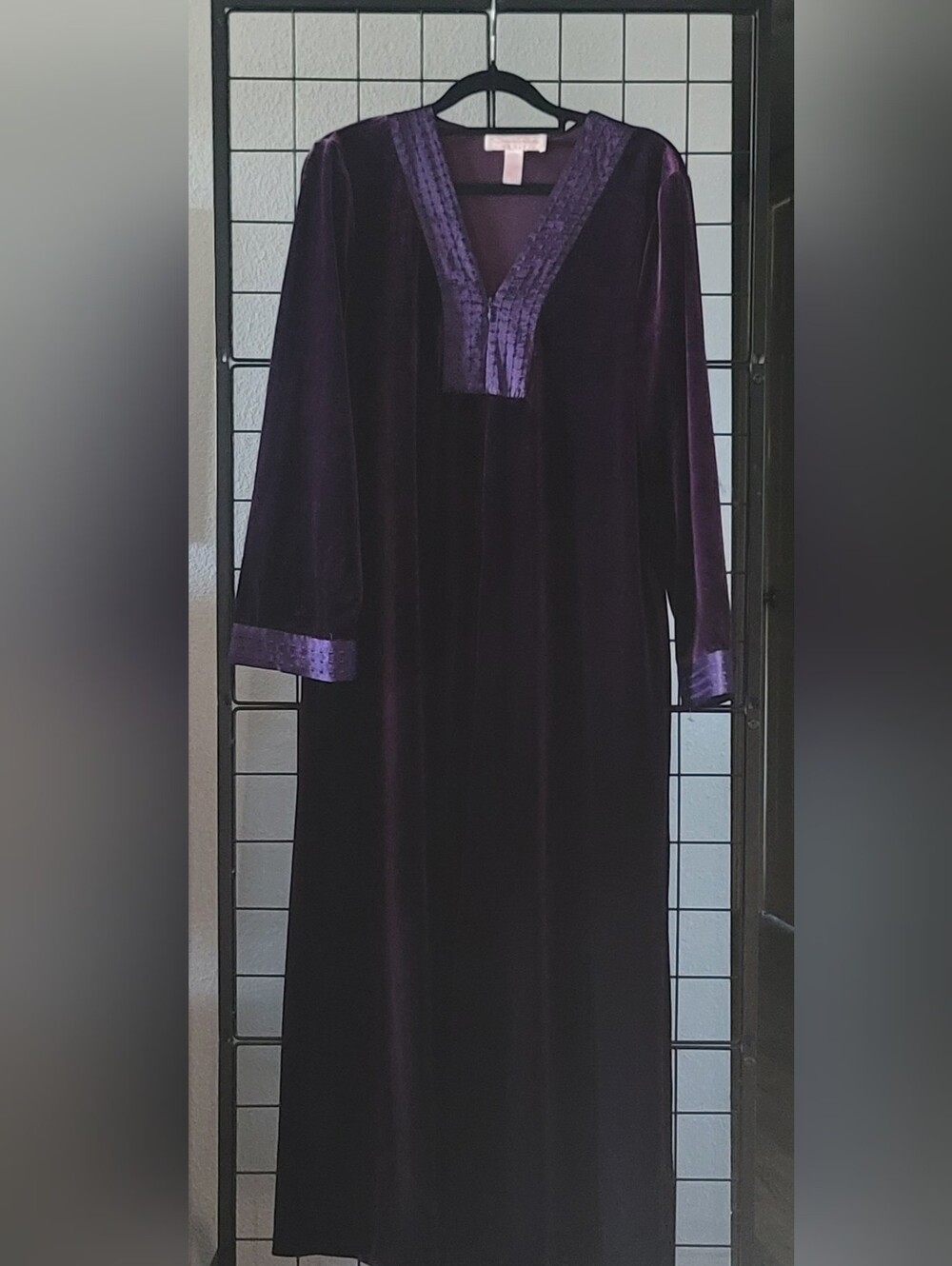 Oscar de la Renta Sleepwear Plum Velvet Long Robe